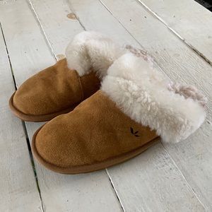 Koolaburra by Ugg Milo Chestnut Soft Slippers